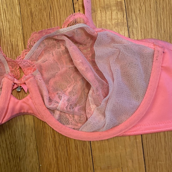 Victoria’s Secret Bra - Picture 9 of 11